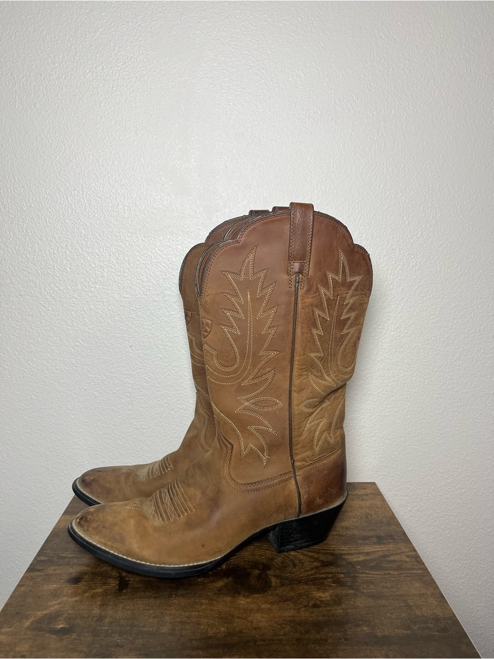 Ariat Brown Leather Western Cowgirl Boots Women’s size 9